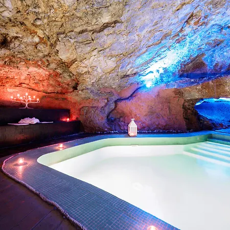Hotel Antica Masseria Rottacapozza 4*
