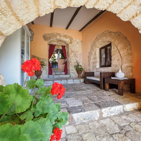 Antica Masseria Rottacapozza Hotel 4*