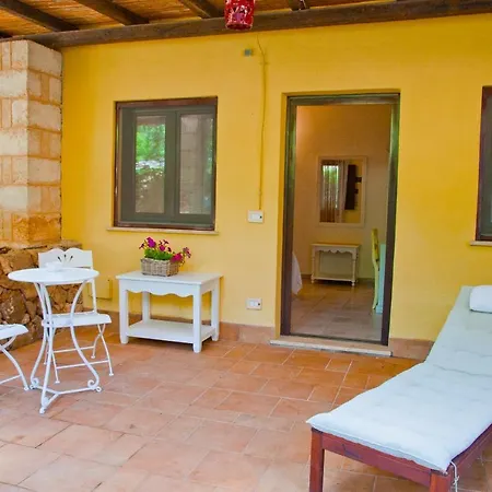 Antica Masseria Rottacapozza Hotel 4*
