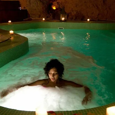 Hotel Antica Masseria Rottacapozza 4*