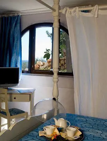 Hotel Antica Masseria Rottacapozza 4*